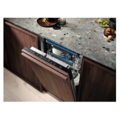 Electrolux Serie 700 EEM43200L - Efficient & Stylish Integrated Dishwasher with Advanced Features